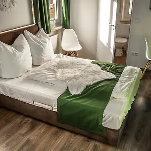 https://zollhaus-erlebnispark-restaurant-und-biergarten.nuremberg-hotels.org